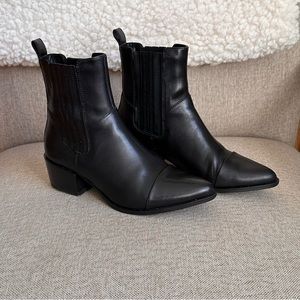 Vagabond Marja Cap Black booties
